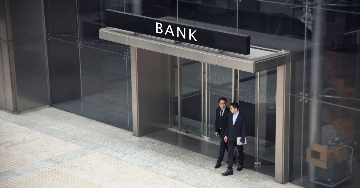 (What Consequences From the Collapse of Silicon Valley Bank?)*